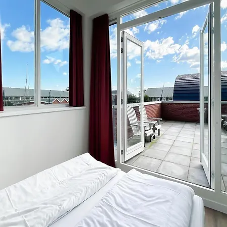 Waterfront W Terrace For 6 *
