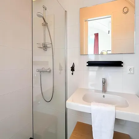 Waterfront W Terrace For 6 *
